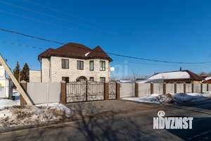Дом 218м², 2-этажный, участок 9 сот.  
