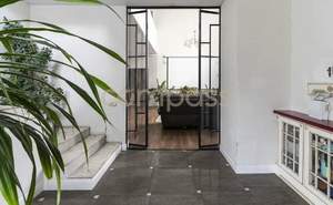 Дом 284м&sup2;, 2-этажный, участок 9 сот.  