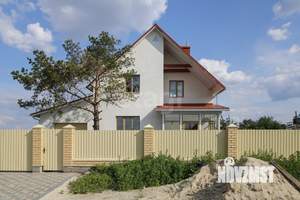 Дом 320м², 2-этажный, участок 20 сот.  