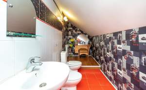 Дом 169м&sup2;, 2-этажный, участок 9 сот.  