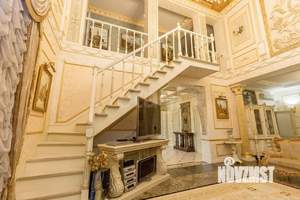 Дом 511м&sup2;, 3-этажный, участок 8 сот.  