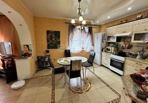 Дом 236м&sup2;, 4-этажный, участок 2 сот.  