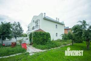 Коттедж 560м², 2-этажный, участок 15 сот.  