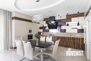 Таунхаус 330м², 3-этажный, участок 1 сот.  