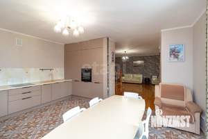 Дом 200м&sup2;, 2-этажный, участок 12 сот.  