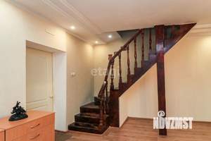 Коттедж 198м², 2-этажный, участок 5 сот.  