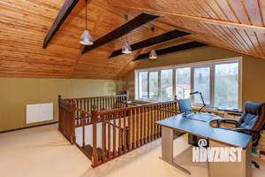 Дом 250м&sup2;, 3-этажный, участок 10 сот.  