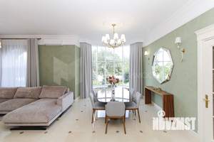 Коттедж 300м&sup2;, 2-этажный, участок 20 сот.  