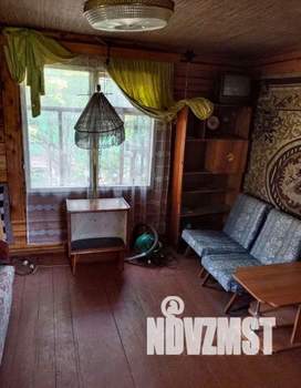 Дом 30м&sup2;, 2-этажный, участок 6 сот.  