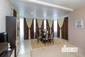 Дом 291м&sup2;, 3-этажный, участок 13 сот.  