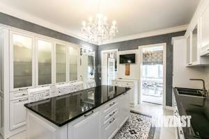 Дом 381м&sup2;, 3-этажный, участок 6 сот.  