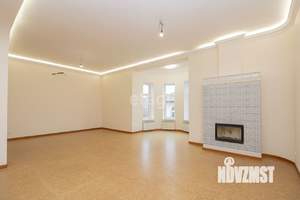 Дом 600м², 2-этажный, участок 10 сот.  
