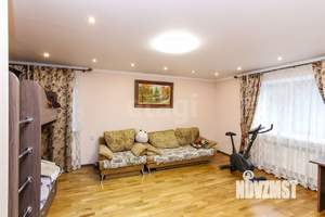 Дом 212м², 3-этажный, участок 11 сот.  