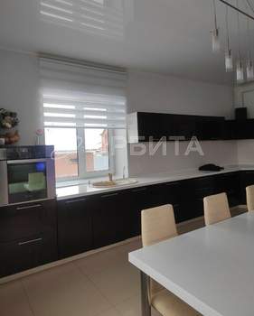 Дом 300м&sup2;, 2-этажный, участок 0 сот.  