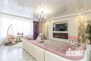 Дом 258м², 3-этажный, участок 6 сот.  