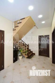 Дом 135м&sup2;, 2-этажный, участок 10 сот.  