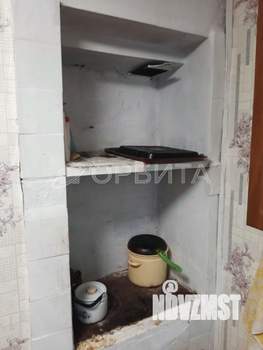 Дом 30м&sup2;, 2-этажный, участок 5 сот.  