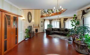 Дом 306м&sup2;, 2-этажный, участок 6 сот.  