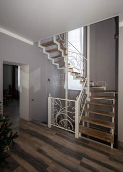 Дом 234м&sup2;, 2-этажный, участок 9 сот.  