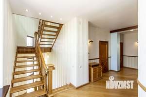 Дом 717м², 2-этажный, участок 15 сот.  