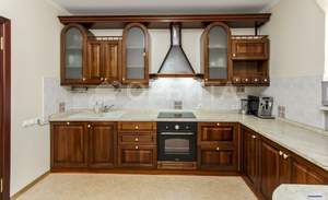 Дом 210м&sup2;, 3-этажный, участок 0 сот.  