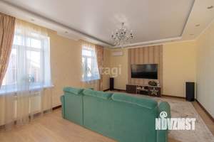 Дом 214м&sup2;, 3-этажный, участок 10 сот.  