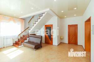 Дом 180м², 3-этажный, участок 10 сот.  