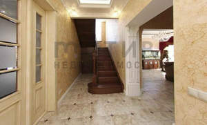 Дом 260м&sup2;, 3-этажный, участок 0 сот.  