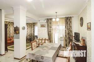 Таунхаус 272м&sup2;, 2-этажный, участок 15 сот.  