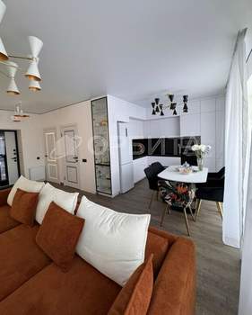 Дом 102м&sup2;, 3-этажный, участок 0 сот.  