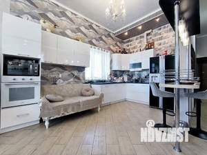 Дом 223м&sup2;, 2-этажный, участок 9 сот.  