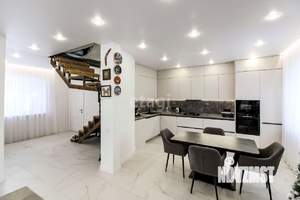 Дом 122м&sup2;, 2-этажный, участок 10 сот.  