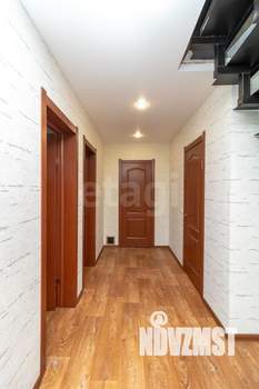 Дом 100м&sup2;, 2-этажный, участок 3 сот.  