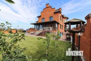 Дом 633м&sup2;, 3-этажный, участок 15 сот.  