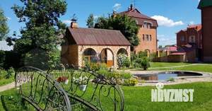 Дом 330м², 3-этажный, участок 15 сот.  