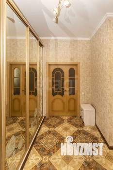 Дом 391м&sup2;, 2-этажный, участок 15 сот.  