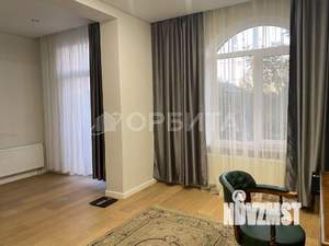 Дом 220м², 2-этажный, участок 6 сот.  