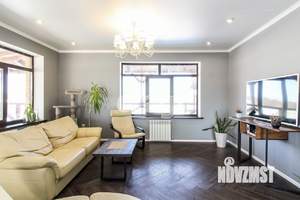 Дом 287м², 2-этажный, участок 10 сот.  