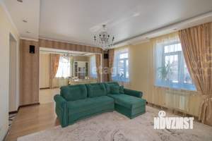 Дом 214м², 3-этажный, участок 10 сот.  