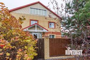 Дом 250м&sup2;, 3-этажный, участок 10 сот.  