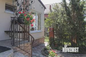 Дом 378м&sup2;, 2-этажный, участок 10 сот.  