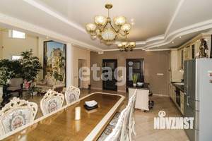 Дом 240м&sup2;, 2-этажный, участок 9 сот.  