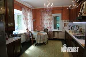 Коттедж 499м&sup2;, 4-этажный, участок 10 сот.  