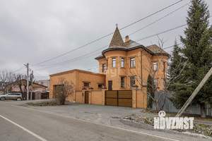 Дом 600м², 2-этажный, участок 10 сот.  