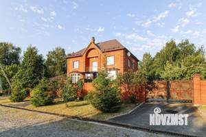 Дом 350м², 3-этажный, участок 11 сот.  