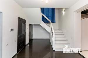 Коттедж 180м², 2-этажный, участок 6 сот.  