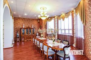 Дом 583м&sup2;, 3-этажный, участок 18 сот.  