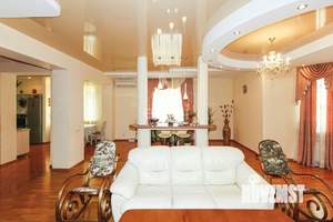 Дом 264м², 3-этажный, участок 14 сот.  