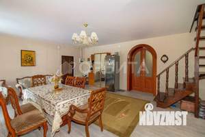 Дом 174м², 2-этажный, участок 3 сот.  