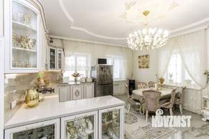 Дом 201м&sup2;, 2-этажный, участок 5 сот.  